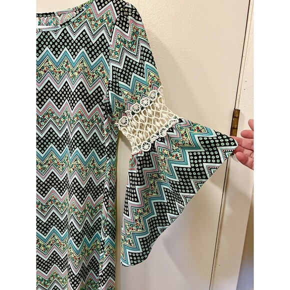 Trinity Womens Green Floral and Geometric Print Bell Sleeve Shift Dress - Small - Picture 6 of 9